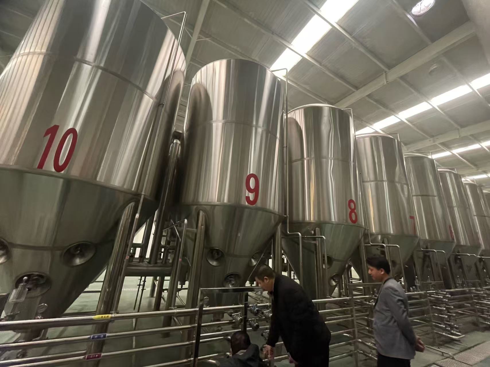 南吕镇精酿啤酒设备厂—平面布置、设备设计、制造、调试、培训等一条龙服务